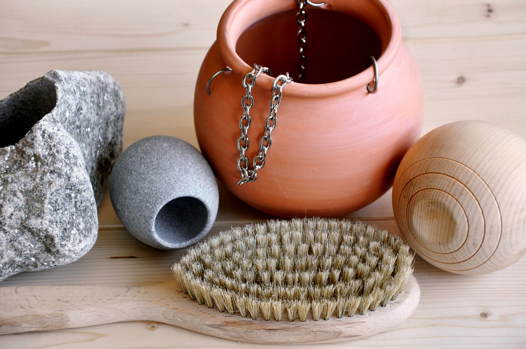 Shop, Saunaaccessoires, Aromatopf, Saunakko, Massagebürste, Zirbenkugel für ätherische Öle