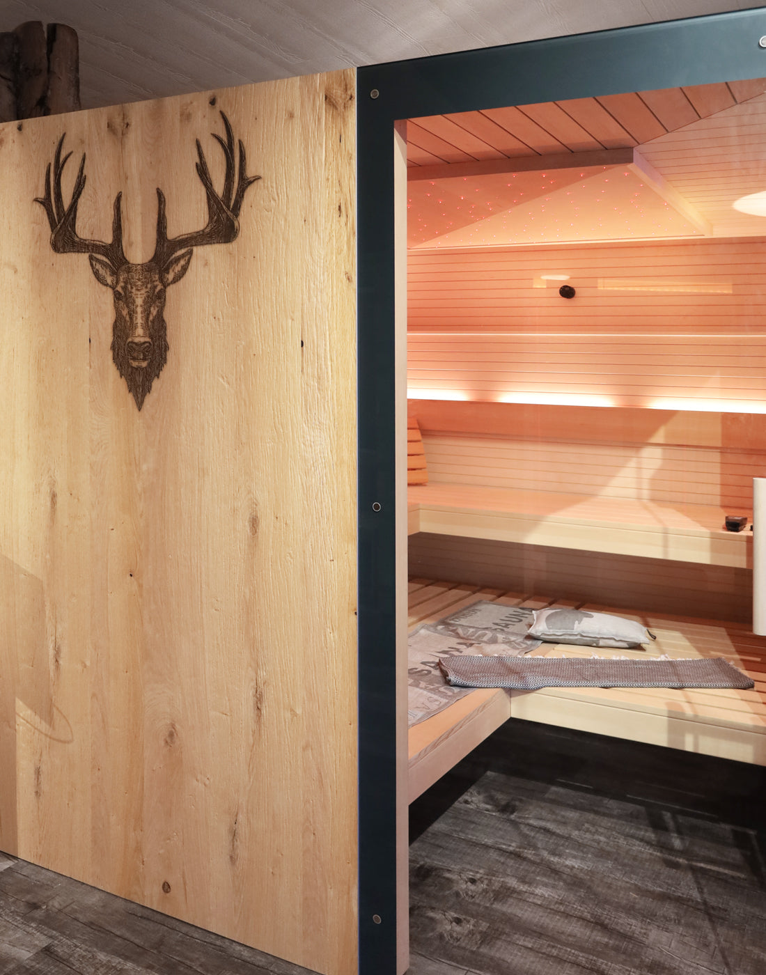 Saunamodell Classica mit Hirschmotiv, Sternenhimmel
