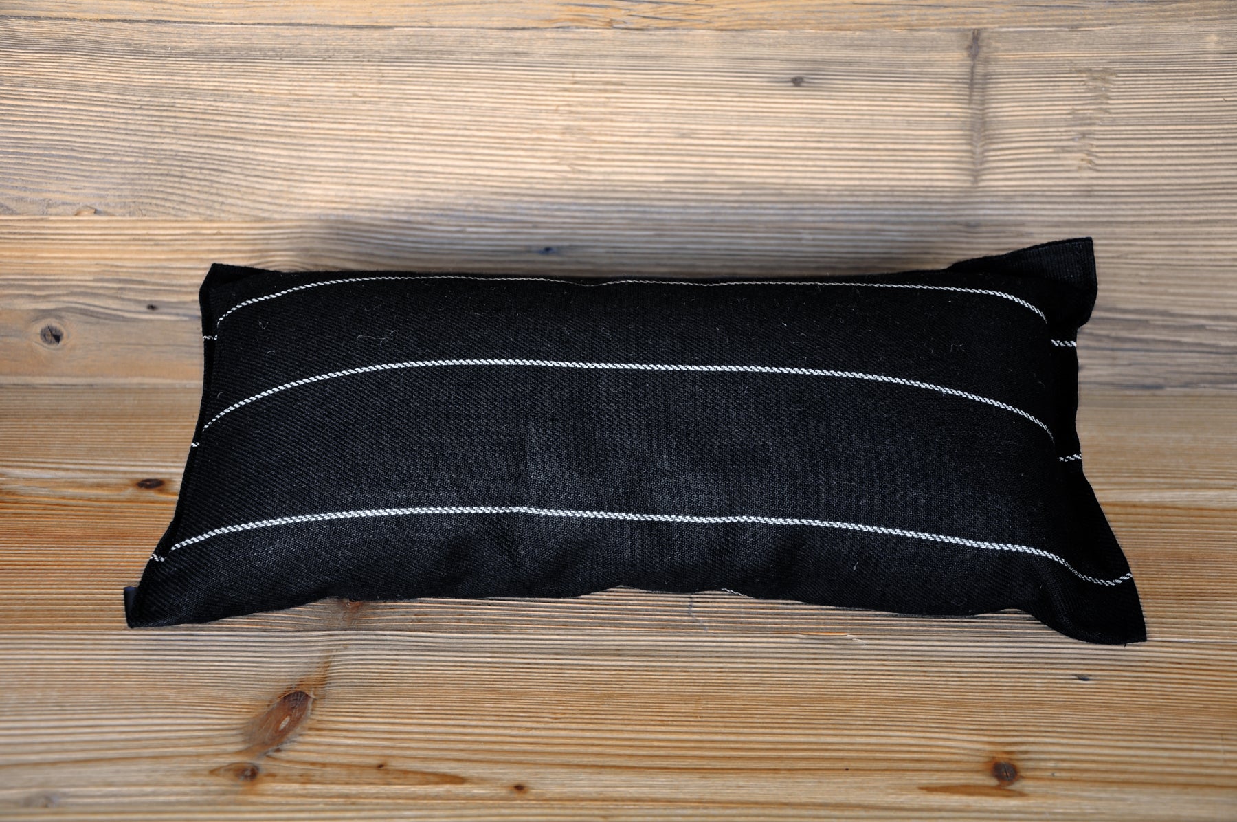 Saunakissen aus Leinen/Baumwolle in Schwarz gestreift