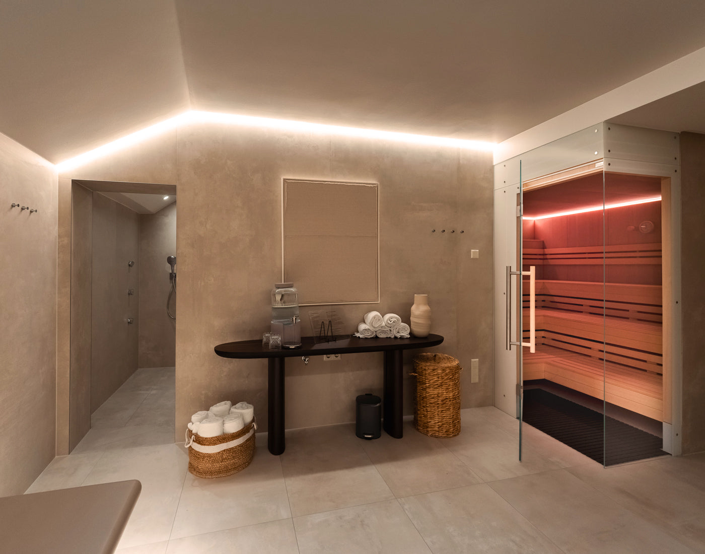 Referenz gewerblich, Hilton Frankfurt, Wellnessbereich, Sauna und Dampfbad