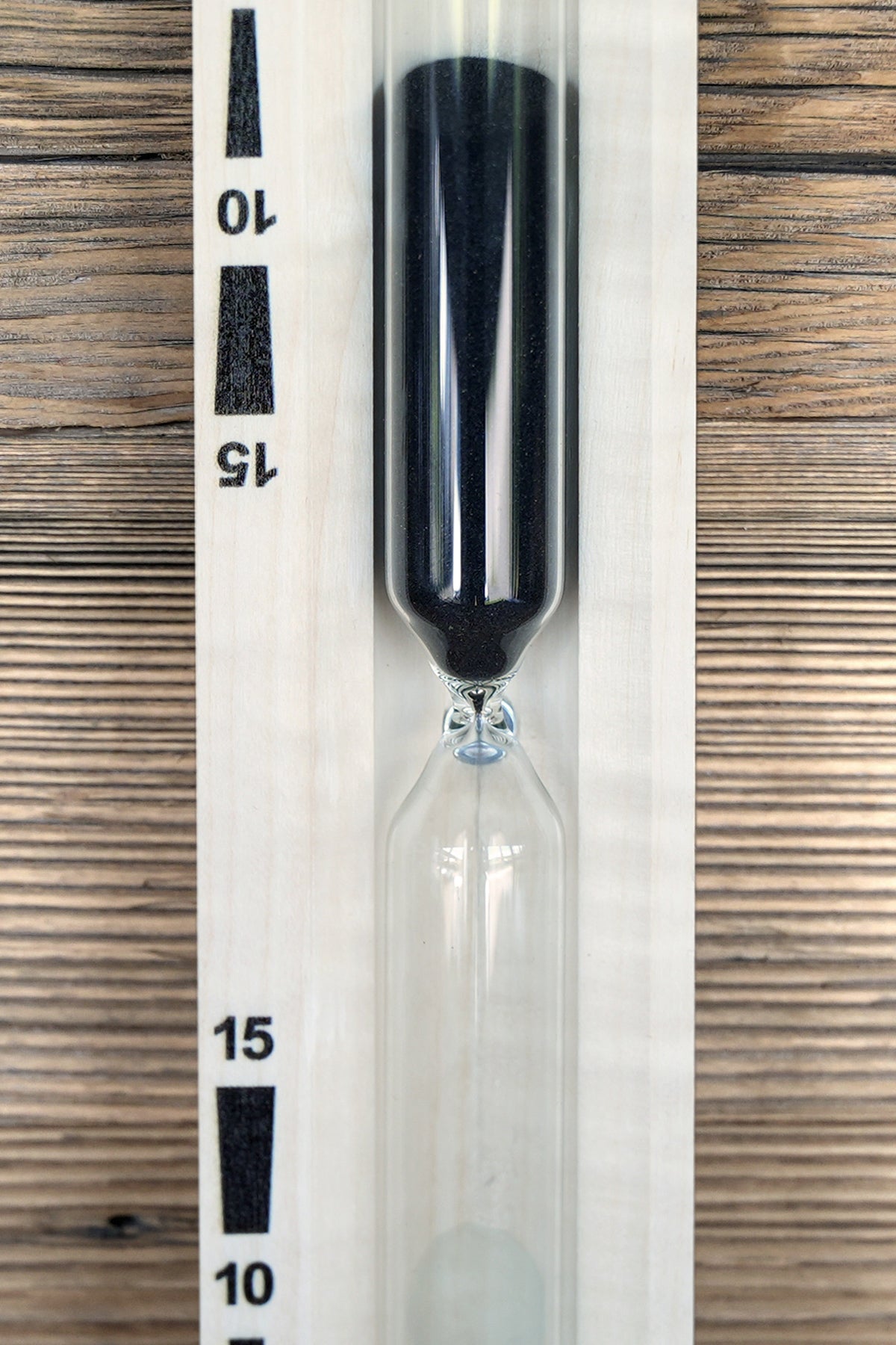 Sanduhr mit schwarzem Sand – 15 Minuten