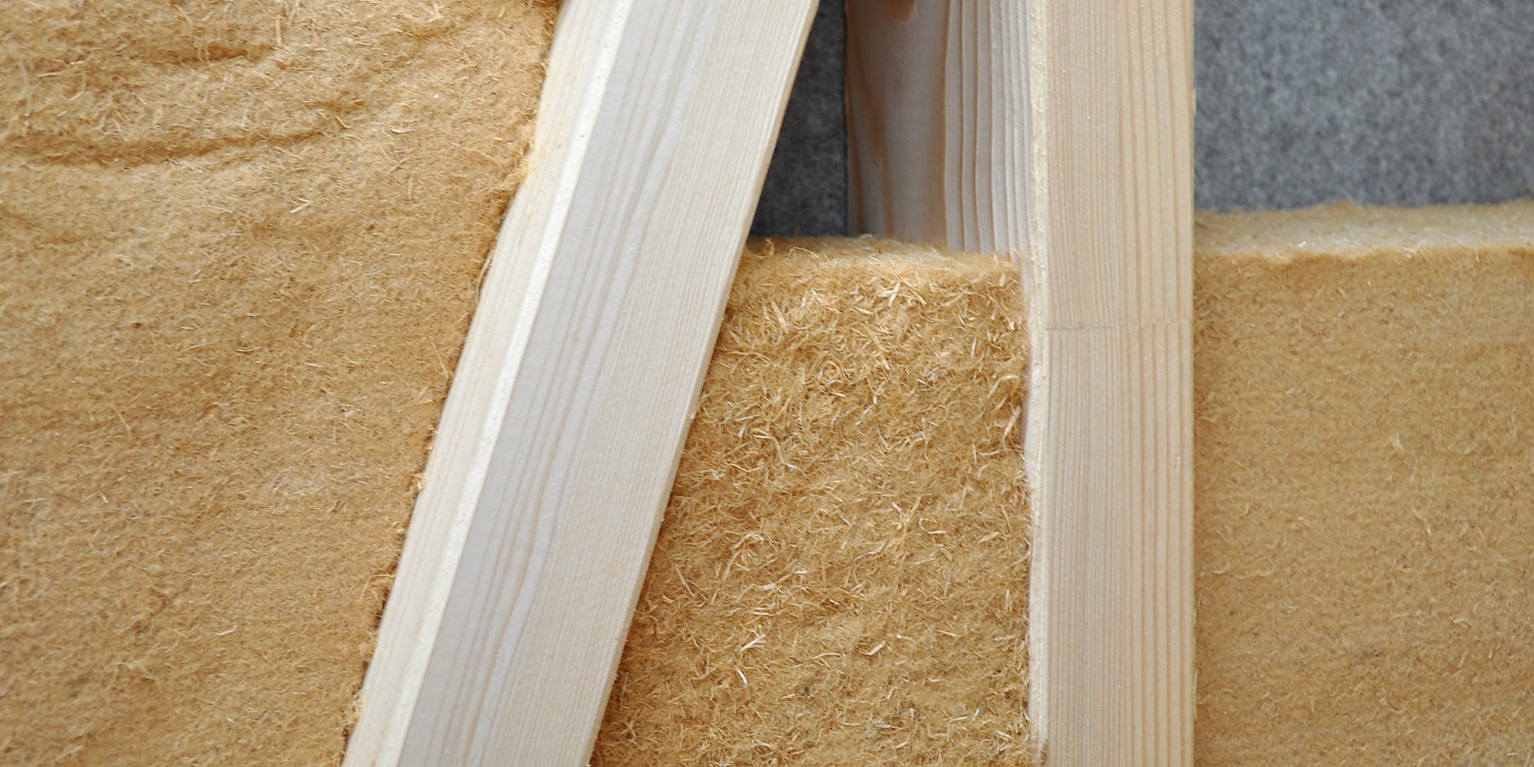 Wandaufbau, Elementsauna, Massivholzsauna, Ökologischer Holzweichfaserdämmstoff, Steinwolle DIN 4102, Verbundfeder Fichtenholz Rahmenkonstruktion, Dampfdiffusionssperre